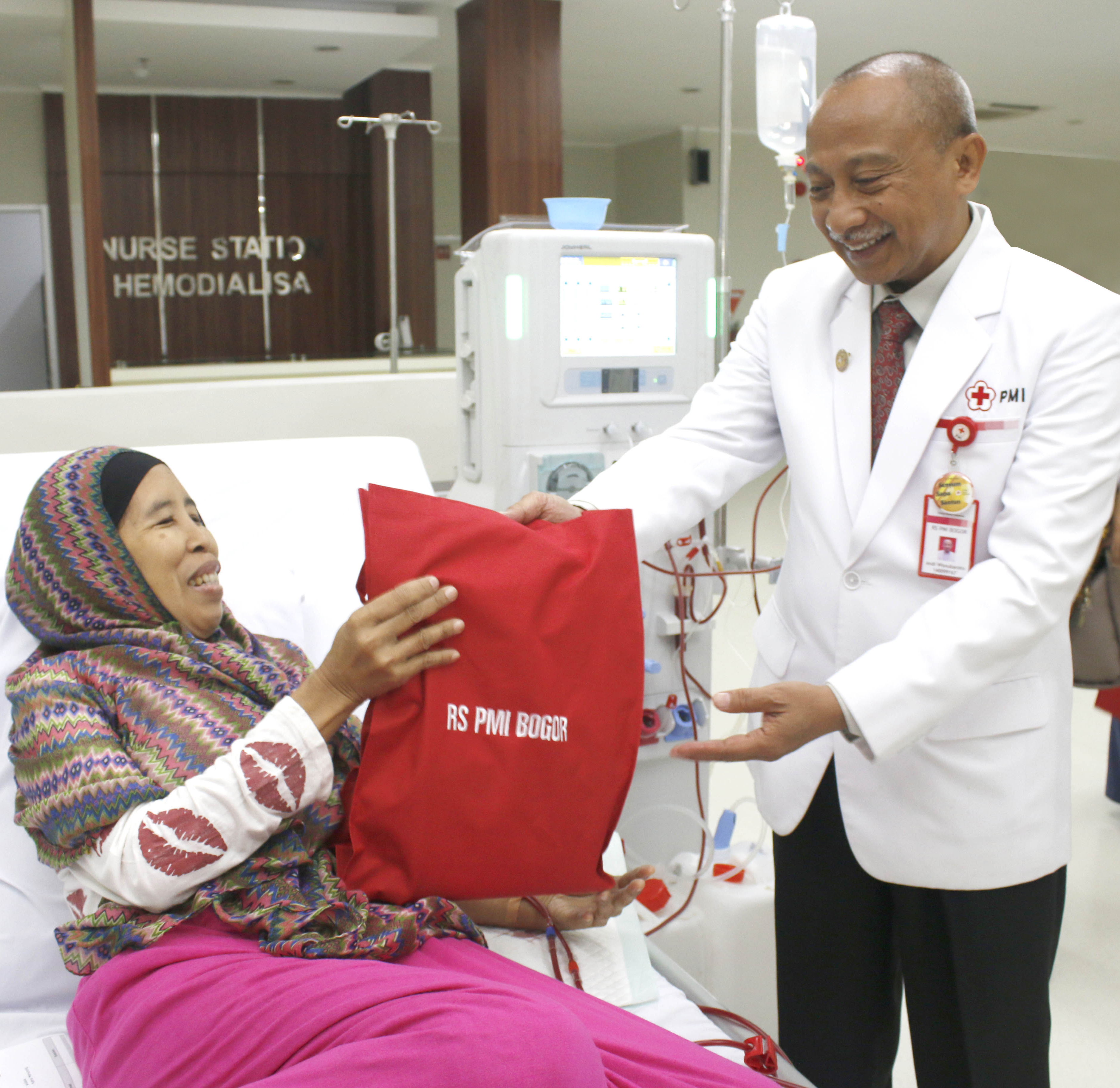 RAYAKAN HUT PMI KE 71, RS PMI BOGOR KINI MEMILIKI 57 UNIT HEMODIALISA